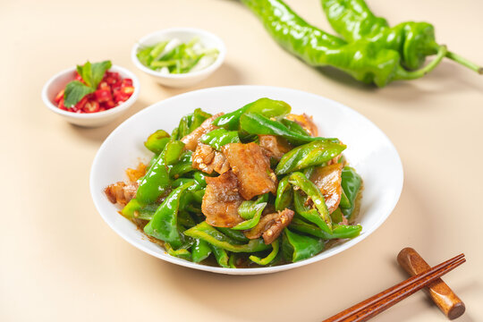 青椒炒肉片美味佳肴