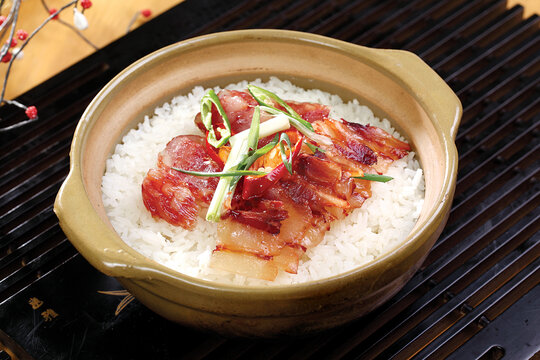 腊味煲仔饭
