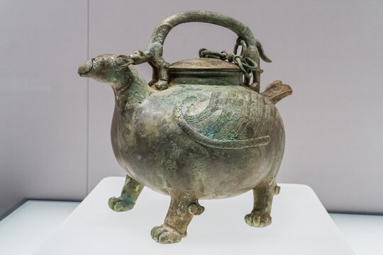 青铜兽形提梁壶文物珍品