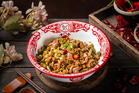 美味酸豆角炒鸡杂