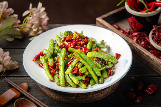 湘菜香辣诱人的干煸四季豆