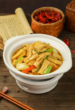 大葱烧鲜腐竹