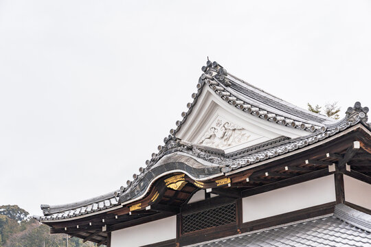日式古建屋顶飞檐特写