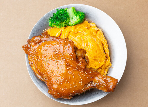 豉油鸡腿饭