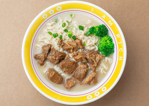 牛腩汤面