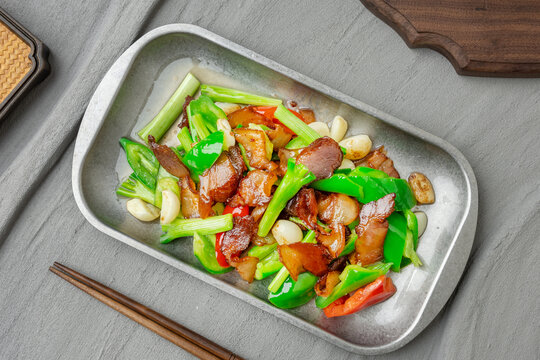 西芹炒腊肉