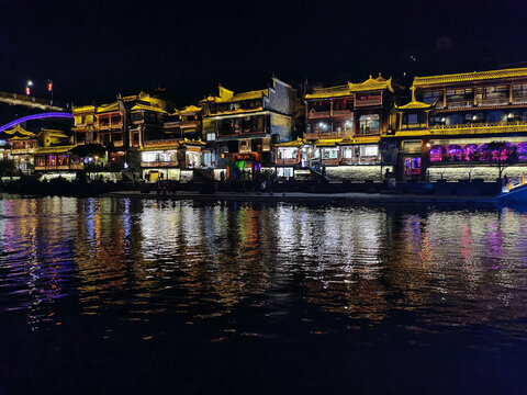 凤凰古城的夜晚