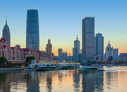 天津市的津湾广场和津湾码头