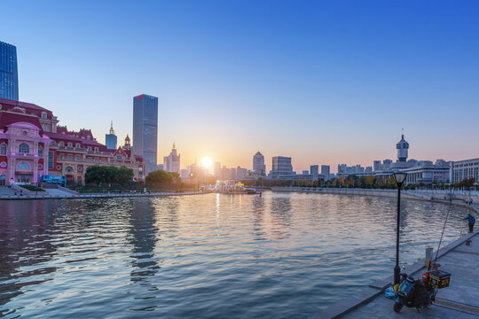 天津市的津湾广场和津湾码头