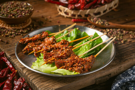 美味香辣牛肉串串摆拍