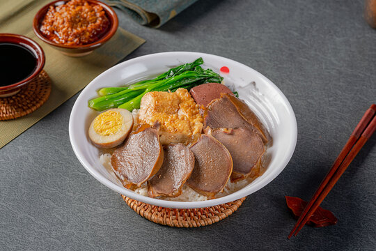 美味卤味盖饭营养又可口