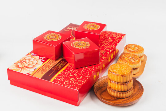 精美中秋月饼礼盒与月饼
