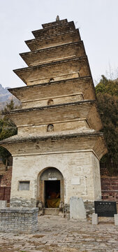 洪谷寺唐代砖塔