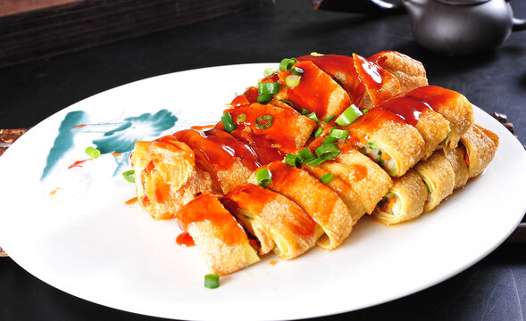 美味酱汁豆皮卷菜肴