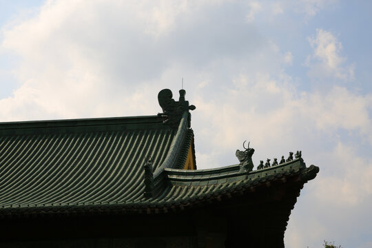 中式古建筑屋顶一角