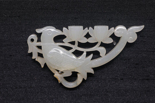 绶带衔花巾环