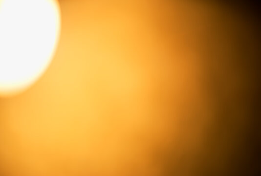 边缘发光太阳圆盘，带有柔和的背景虚化效果。边缘发光太阳圆盘，带有柔和的背景虚化效果 高清