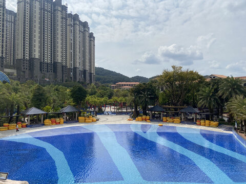 无边泳池