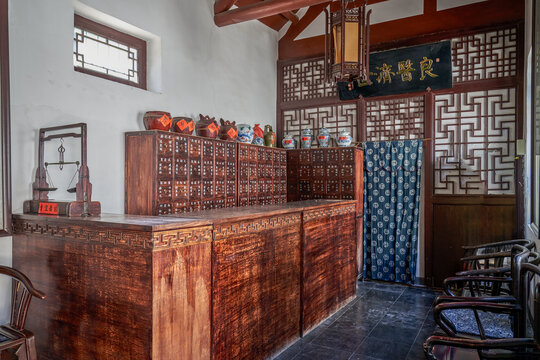 传统中式老药铺内景