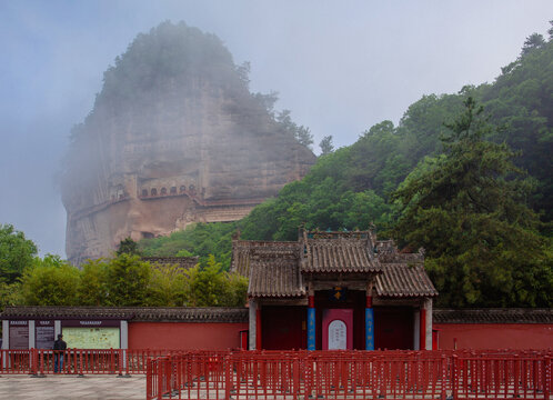 麦积山石窟
