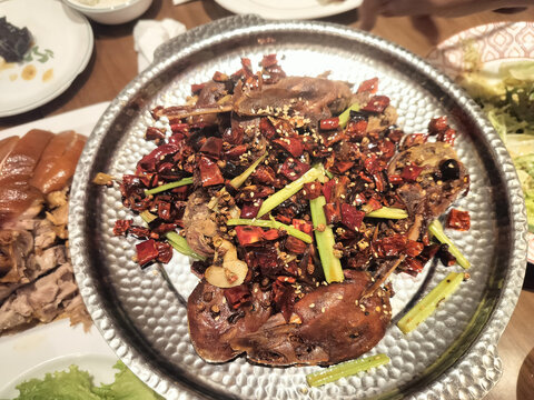 麻辣鸭头