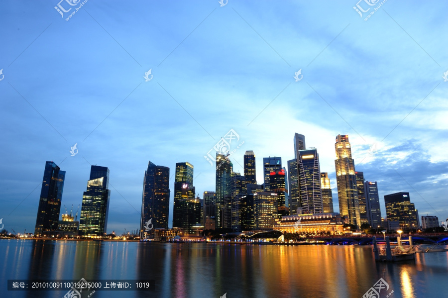 新加坡滨海湾鱼尾狮公园夜景