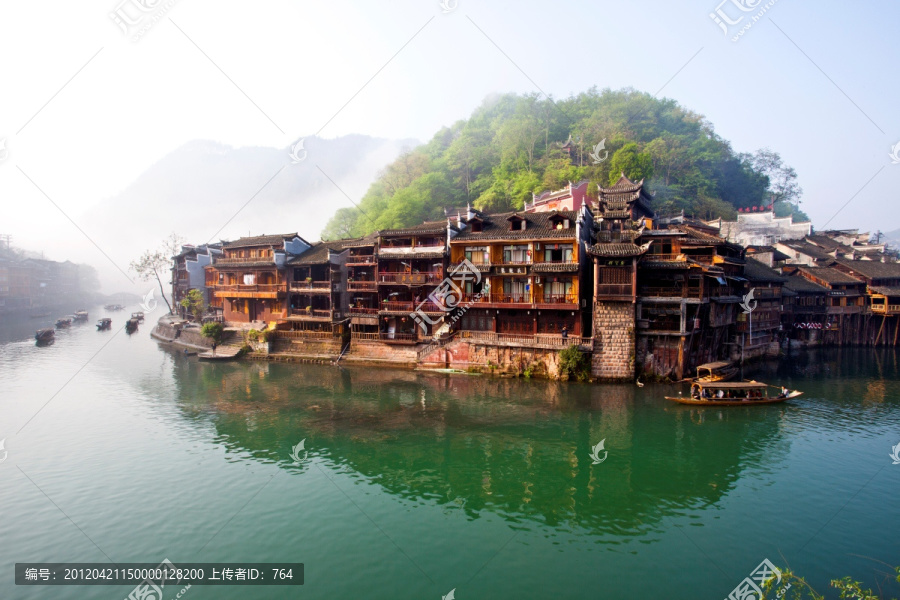 凤凰古城沙湾吊脚楼全景图