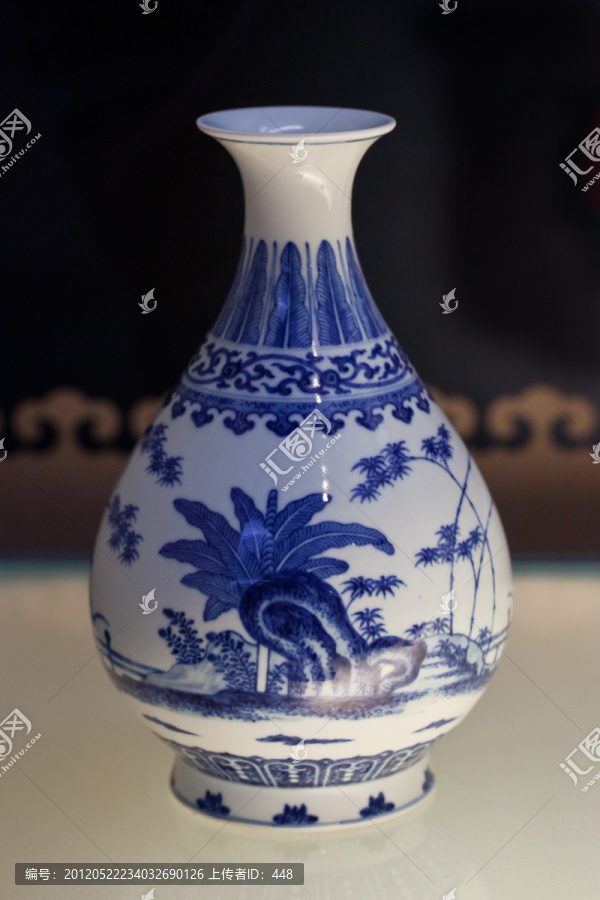 青花竹石芭蕉玉壶春瓶