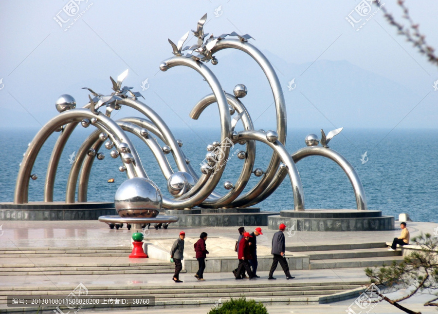 大连市海之韵广场雕塑