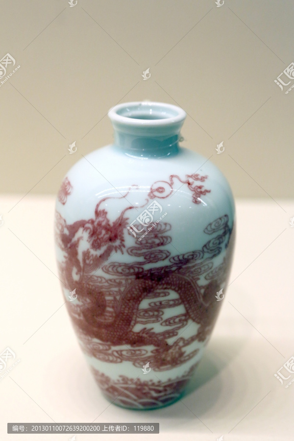 釉里红龙纹瓶,文物考古,文化艺术,摄影素材,汇图网www.huitu.com
