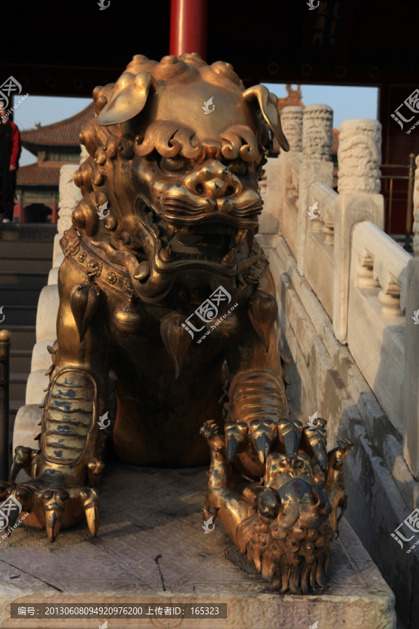 铜狮