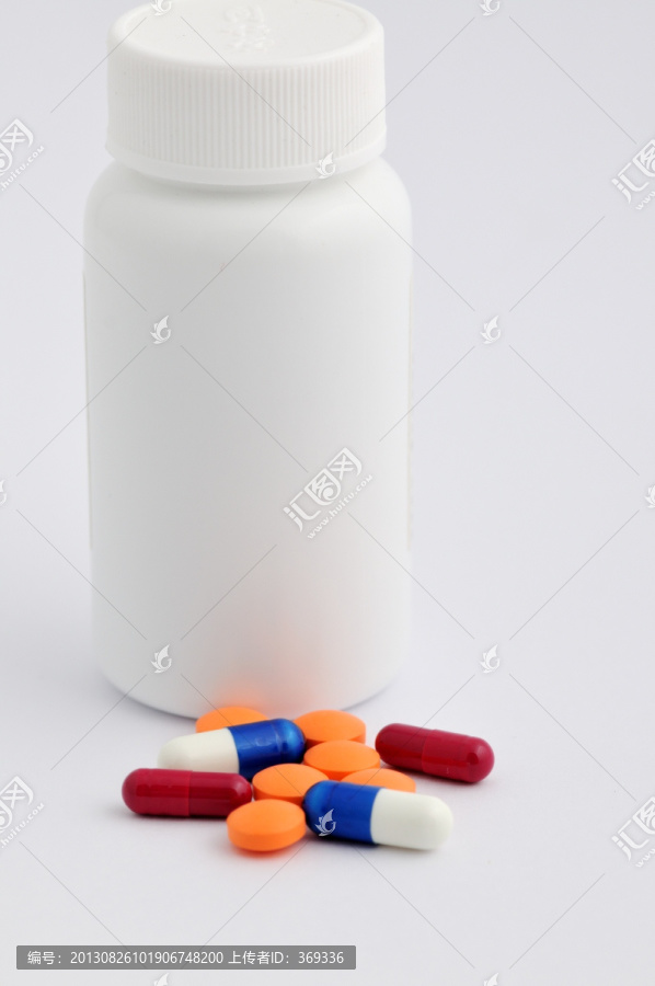 药瓶与药片