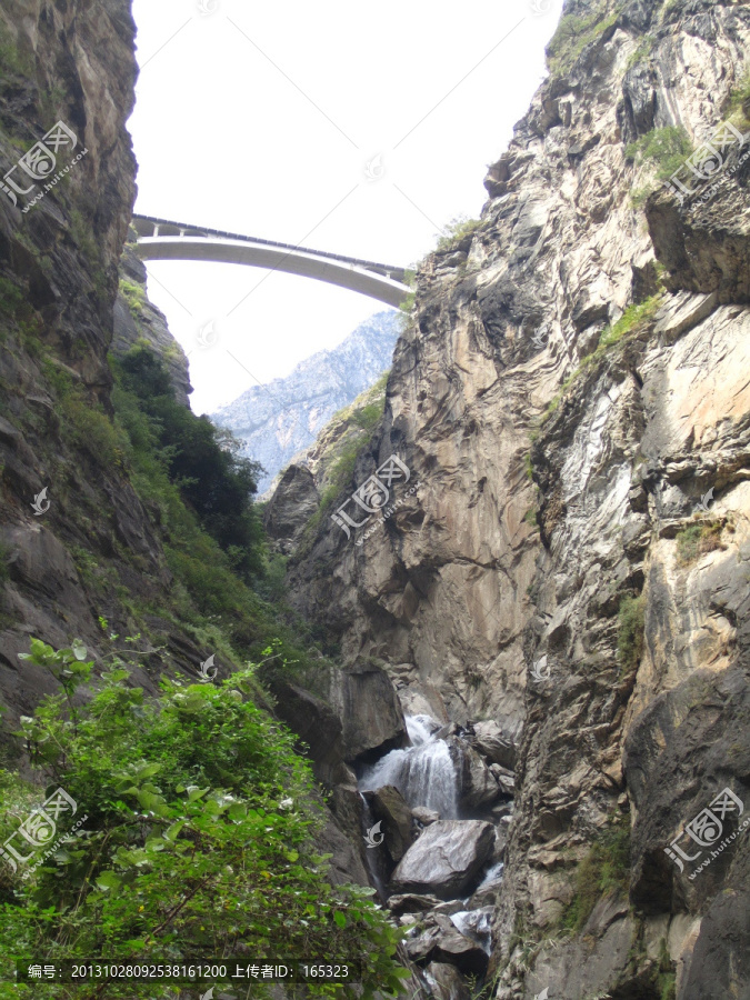 虎跳峡