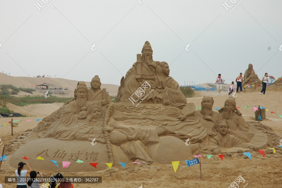 沙湖景区里造型别致的沙雕造型
