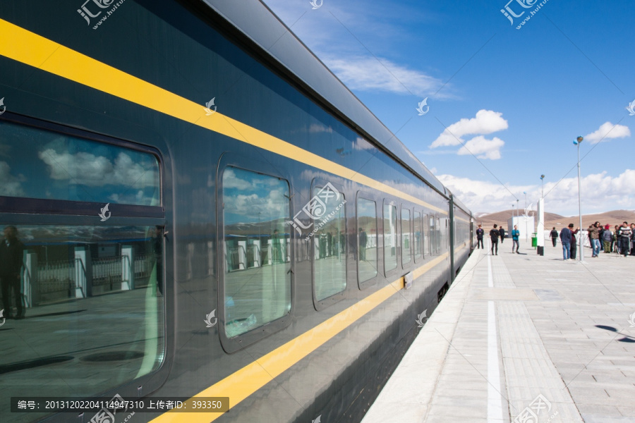 青藏铁路列车