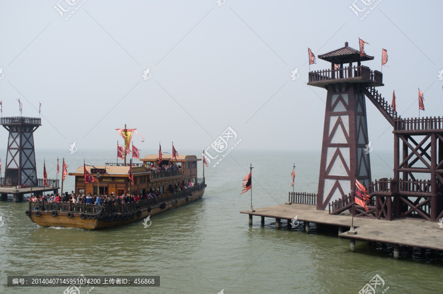 三国城,仿古战船