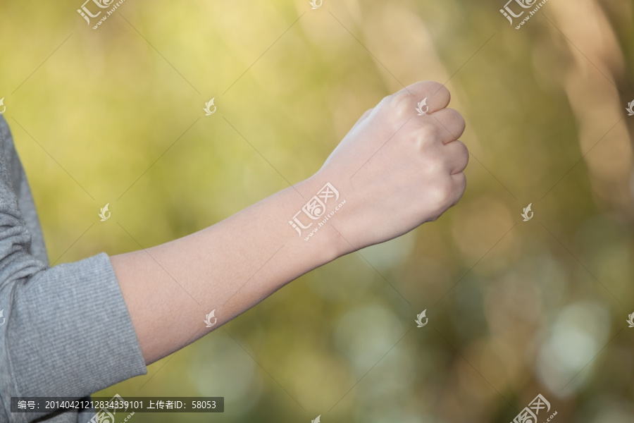 一个女人的小臂
