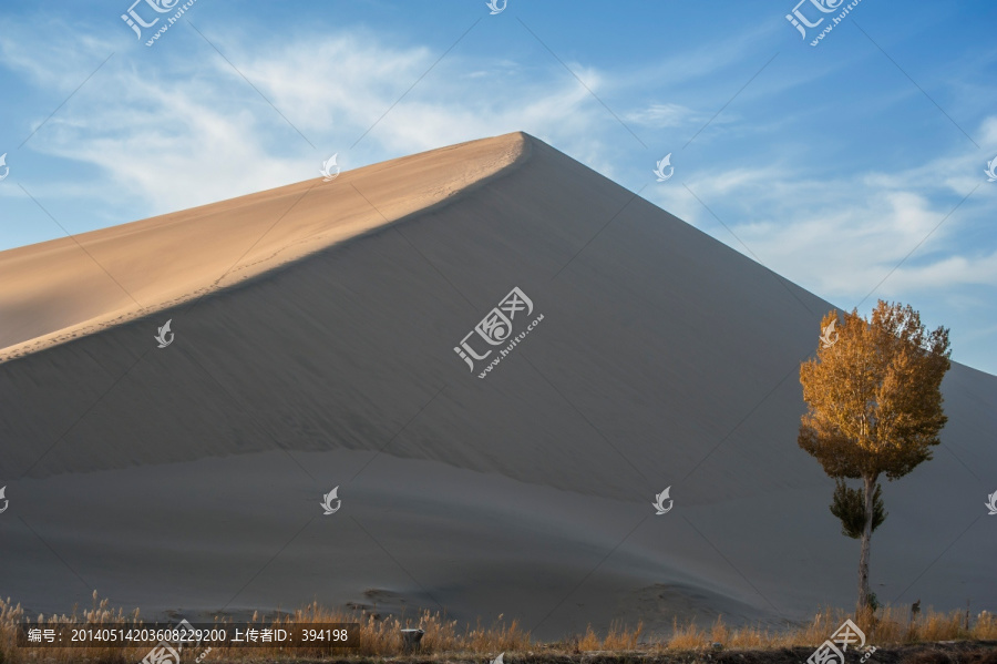 敦煌鸣沙山景区