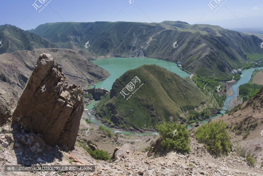 鸟瞰水电站全景图