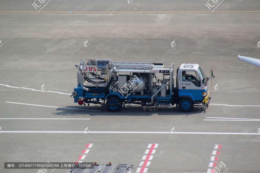 航空燃油补给车