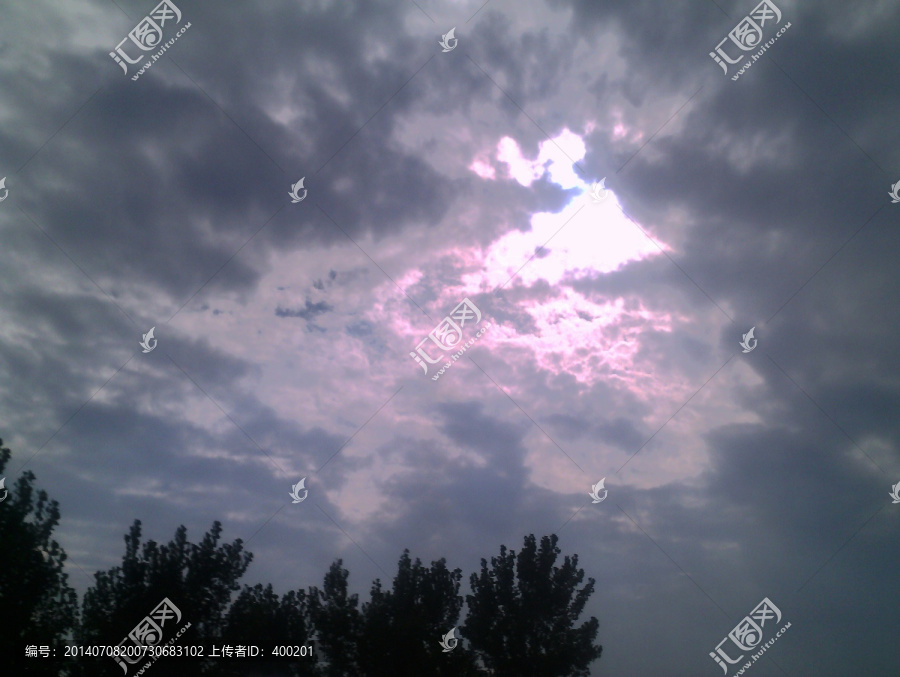 天空乌云