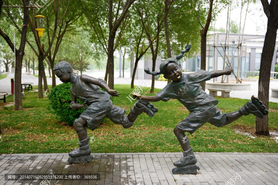 东营市清风湖公园运动雕像