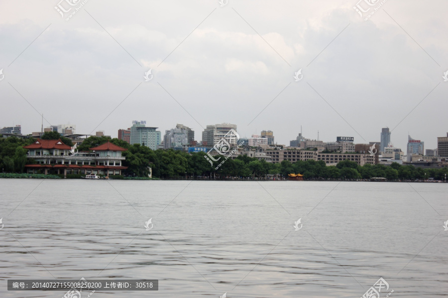 夏日的西湖