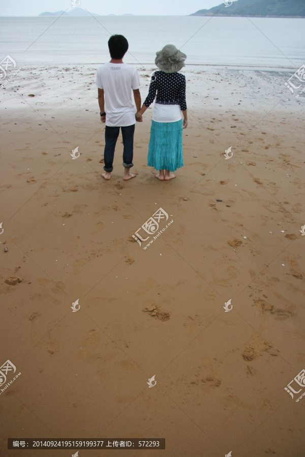海边的情侣,大海边的爱情