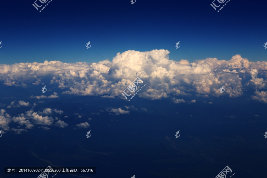 云端的喜马拉雅山脉
