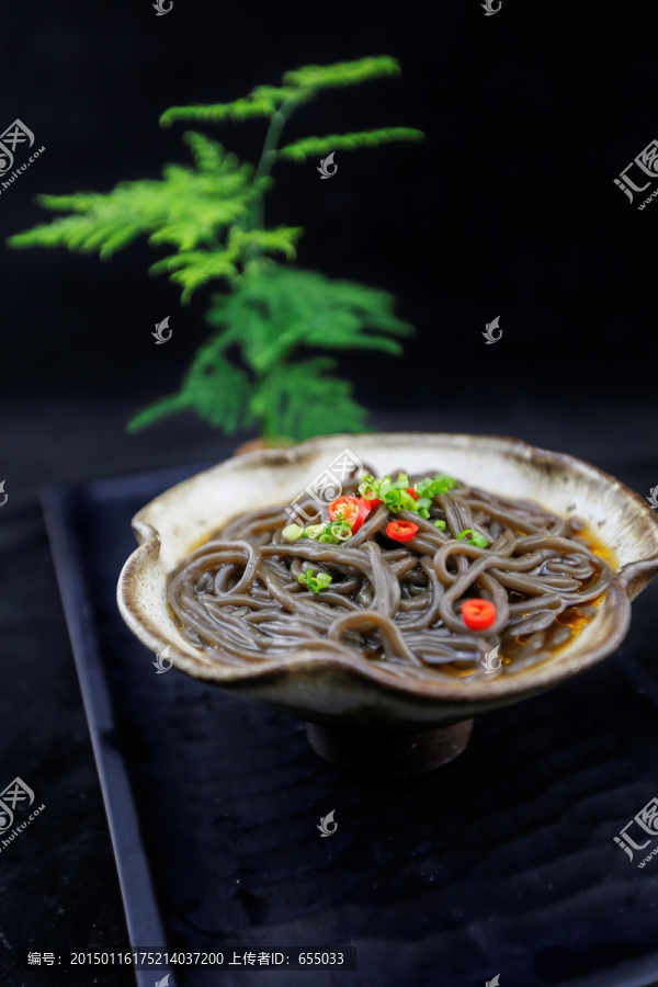 酸辣蕨根粉,根粑凉粉