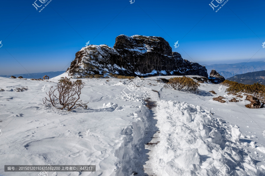 禄劝轿子雪山