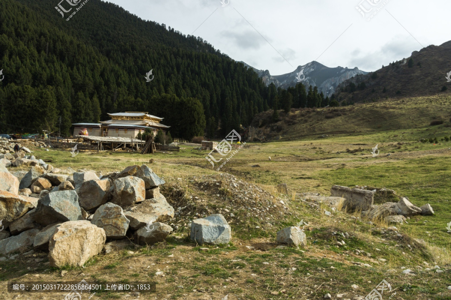 郎木寺峡谷山林风景