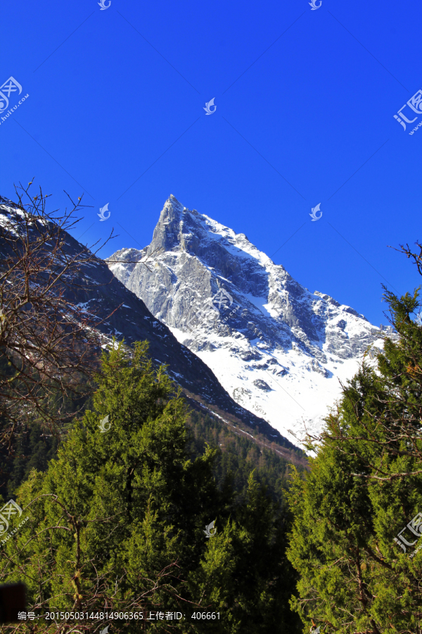 毕棚沟雪山