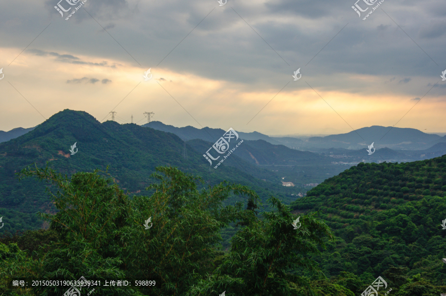 远山暮景